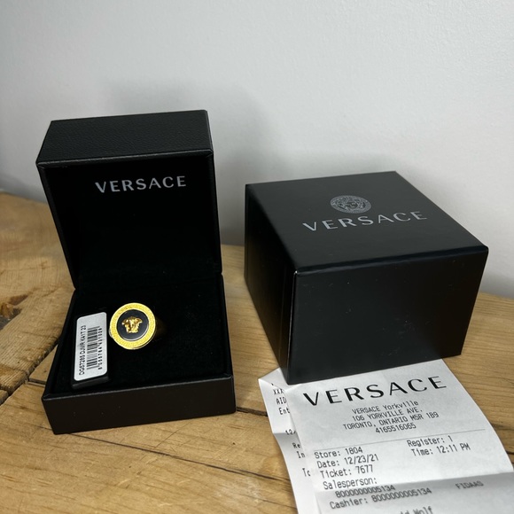 Versace ENAMEL MEDUSA RING Size 23 - Picture 2 of 6